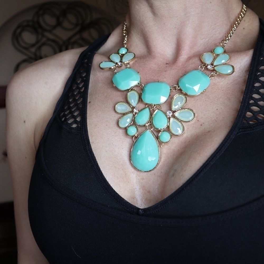 NWT fashion chunky green necklace - Picture 2 of 5